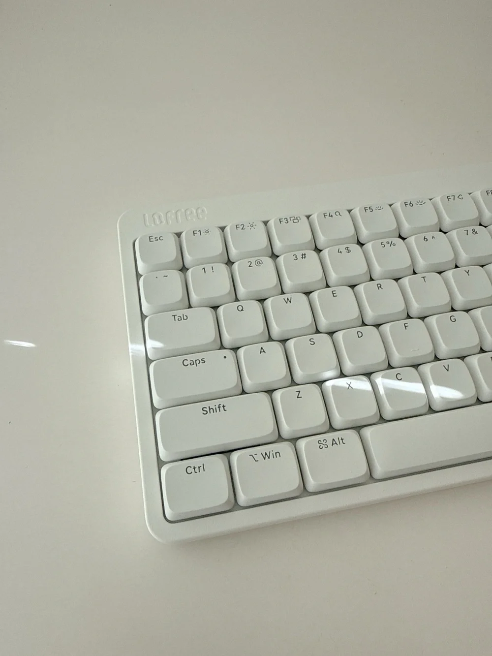 LOFREE Flow Lite Wireless Mechanical Keyboard 84-Key 75% Off White Low Profile